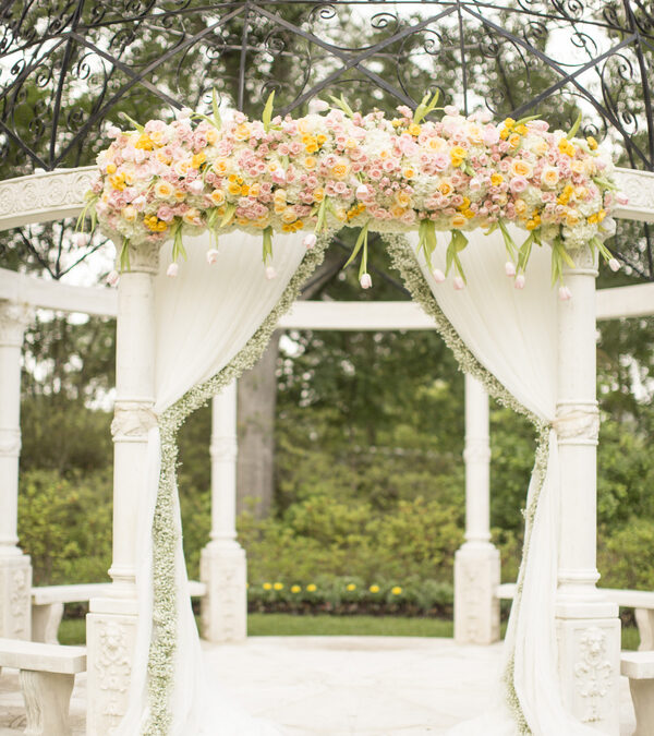 Our Favorite Ceremony Backdrops and Installations